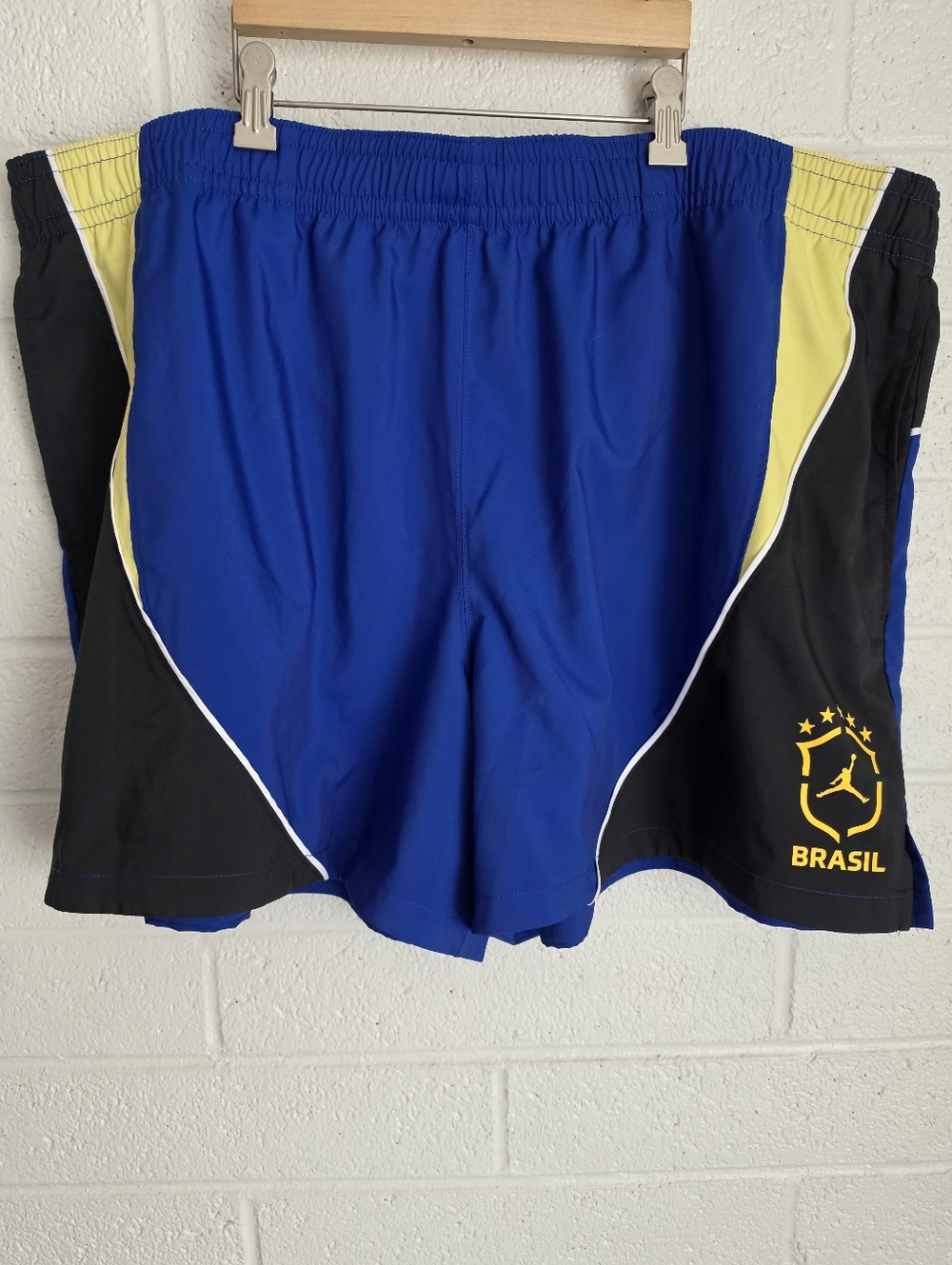 Jordan Mens Brooklyn 5" Brazil Woven Shorts